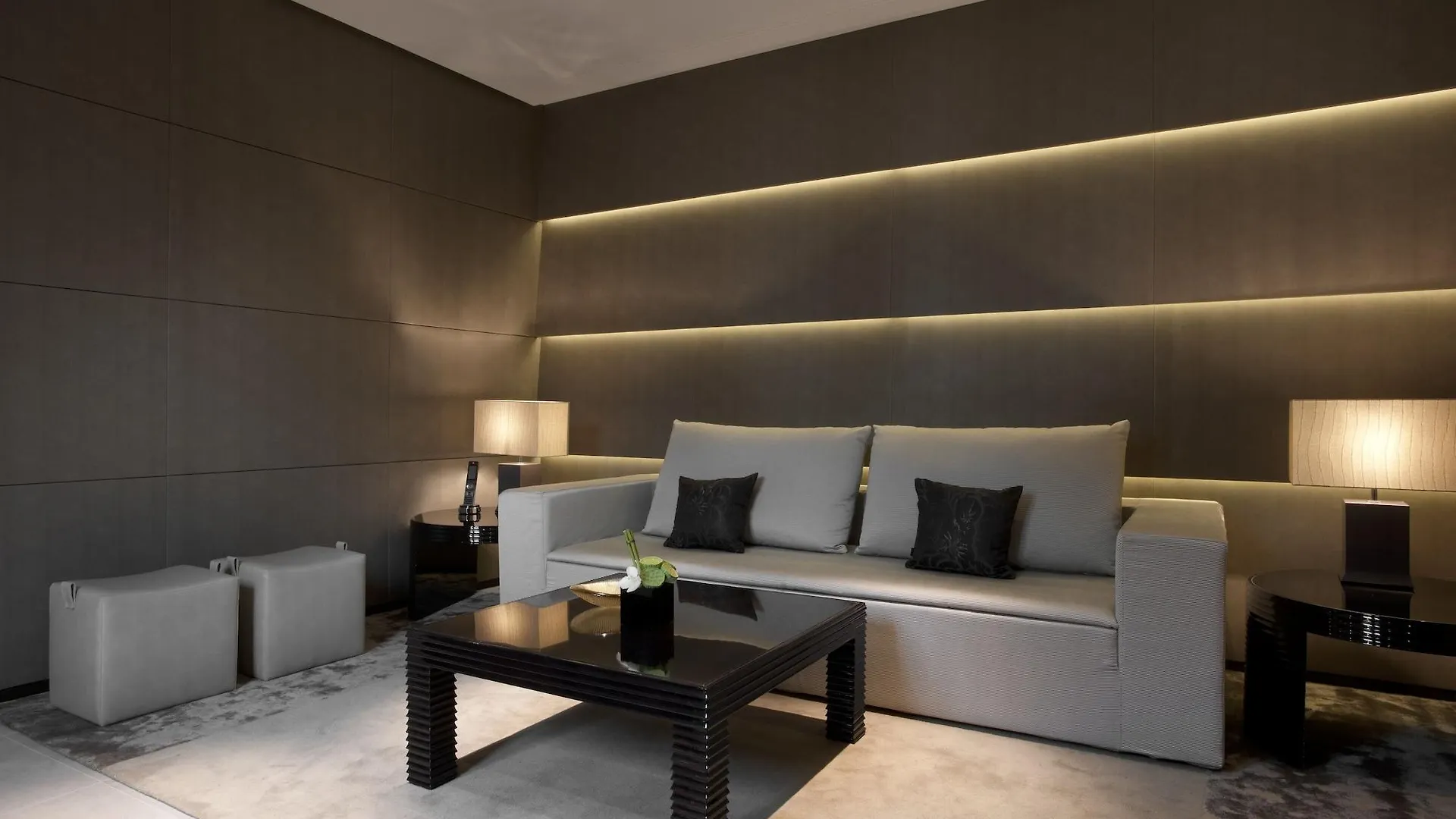 Armani Hotel Milano 5*, Milan