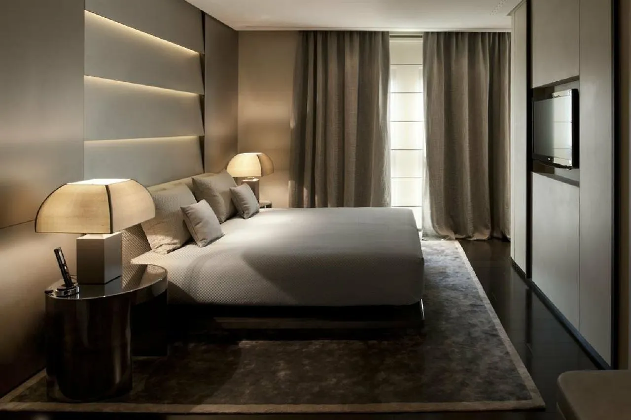 *****  Armani Hotel Milano Italy